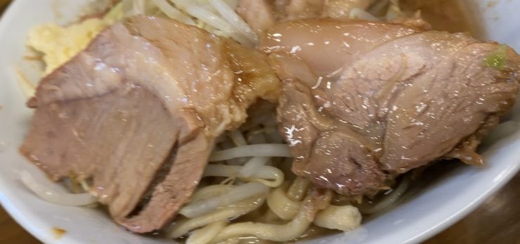 ラーメン二郎前橋千代田町店のラーメンのうまーい豚
