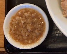 松山の二郎系『豚麺アジト』・別皿アブラ